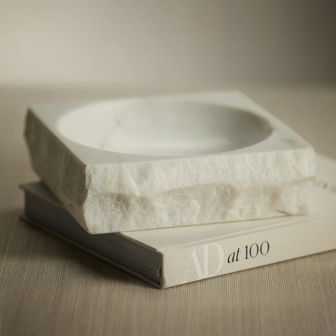ROCK FINISH WHITE MARBLE SQUARE BOWL