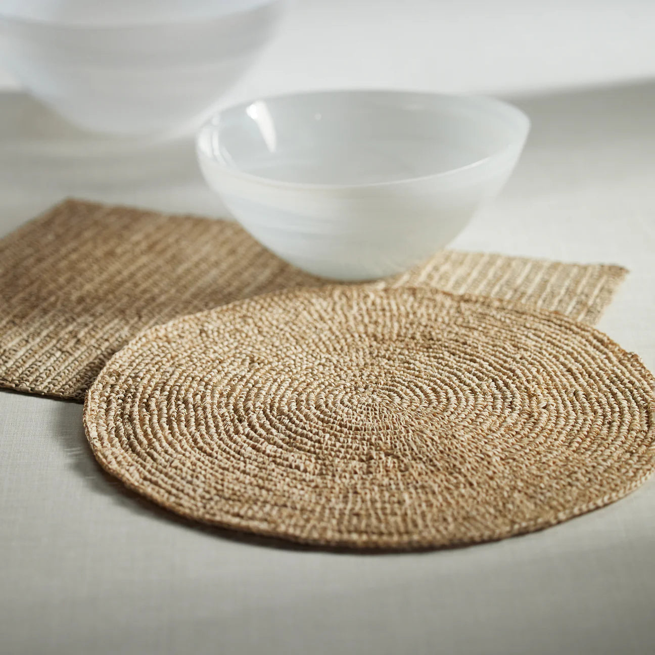 CROCHET PALM RAFFIA PLACEMAT