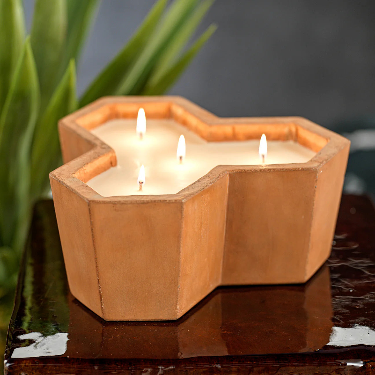 SAN JUAN HONEYCOMB OUTDOOR CONCRETE CANDLE
