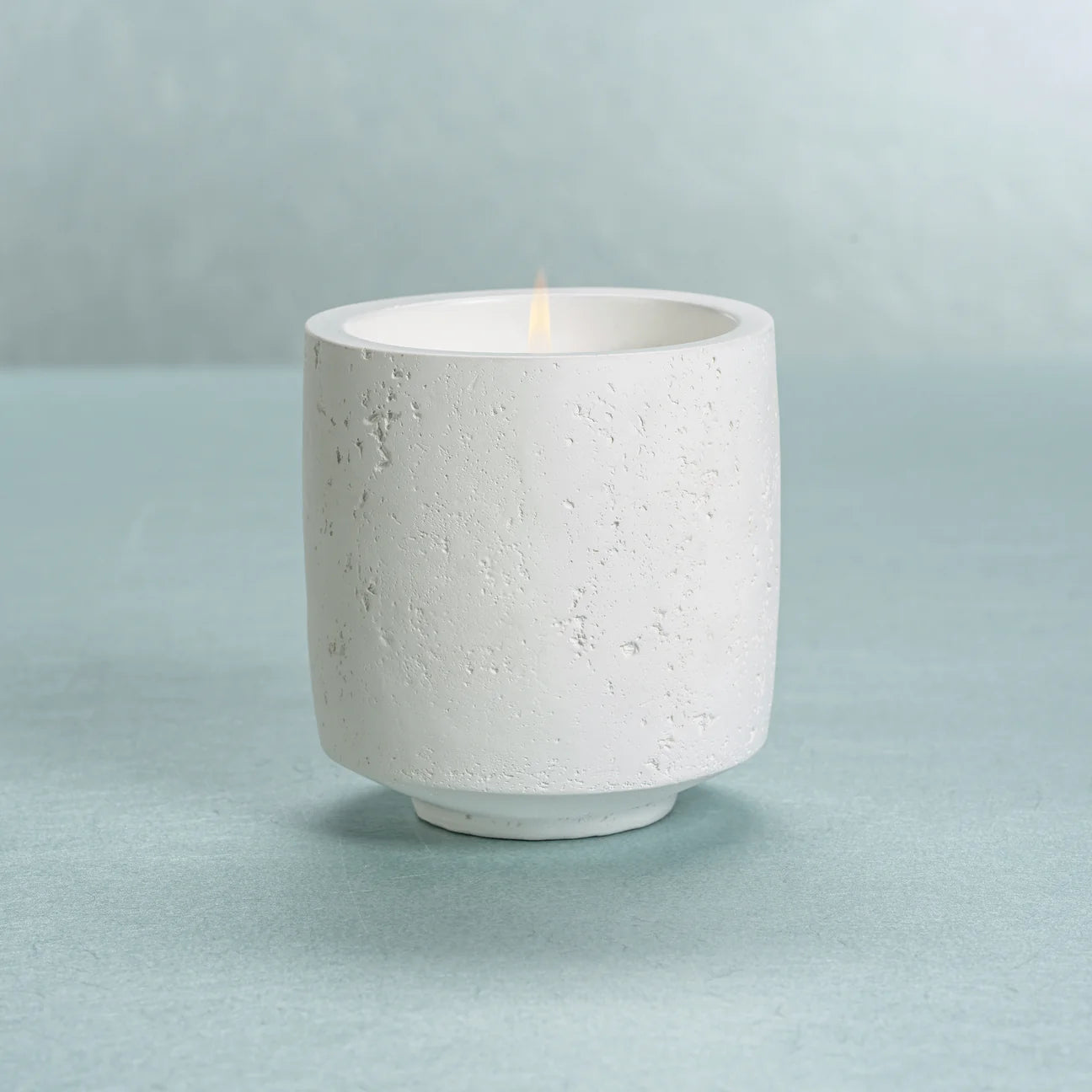 COTE d'AZUR WHITE CONCRETE CANDLE
