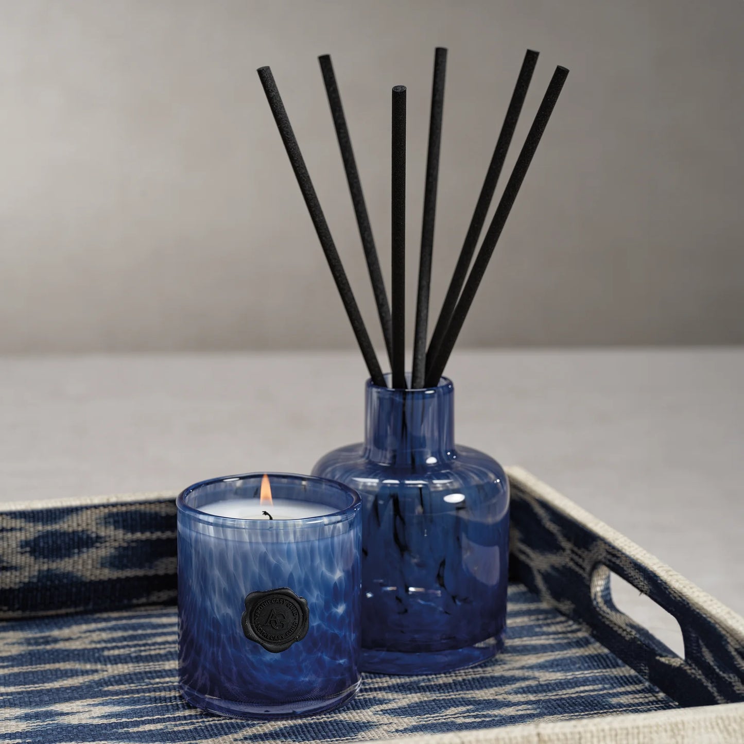 APOTHECARY GUILD OPAL GLASS MINI CANDLE